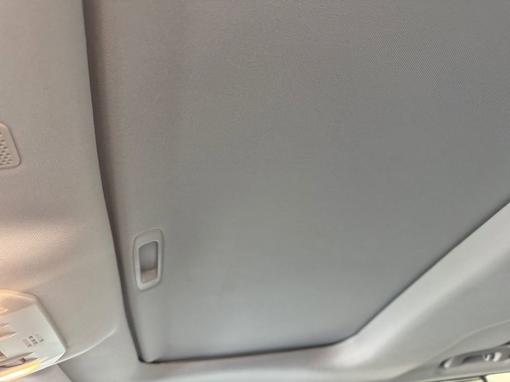 Used 2022 Toyota Highlander XLE image 24