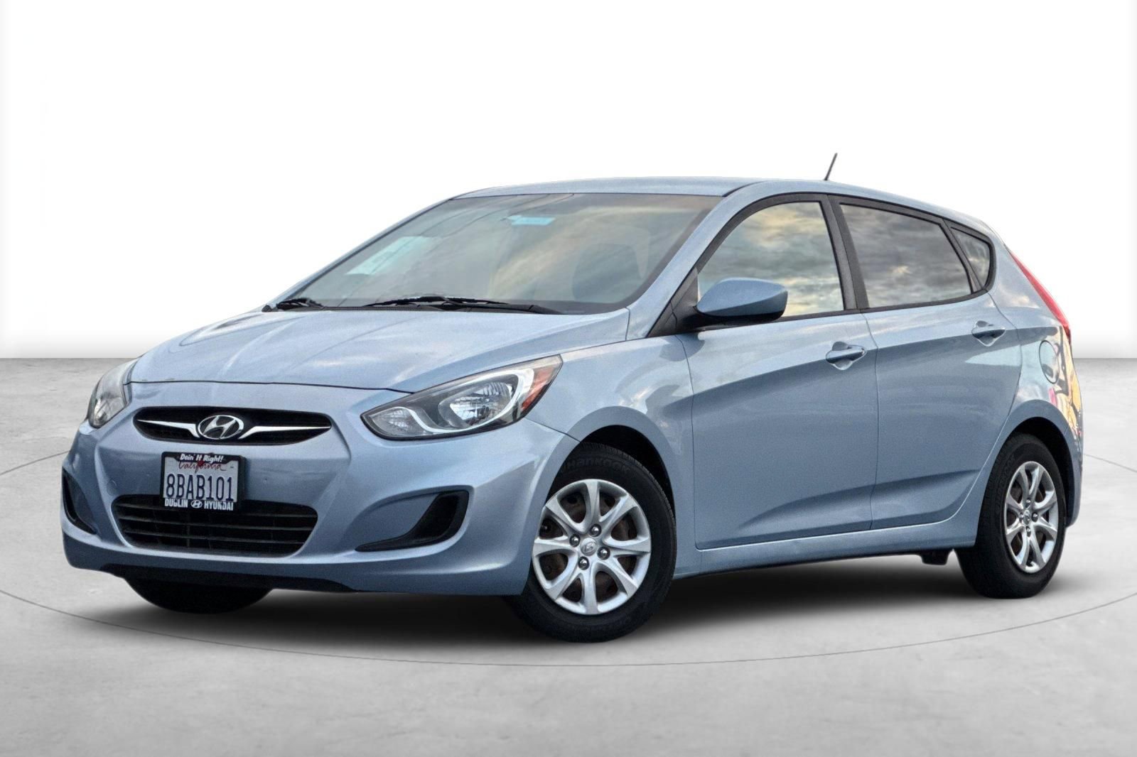 Used 2012 Hyundai Accent GS image 2