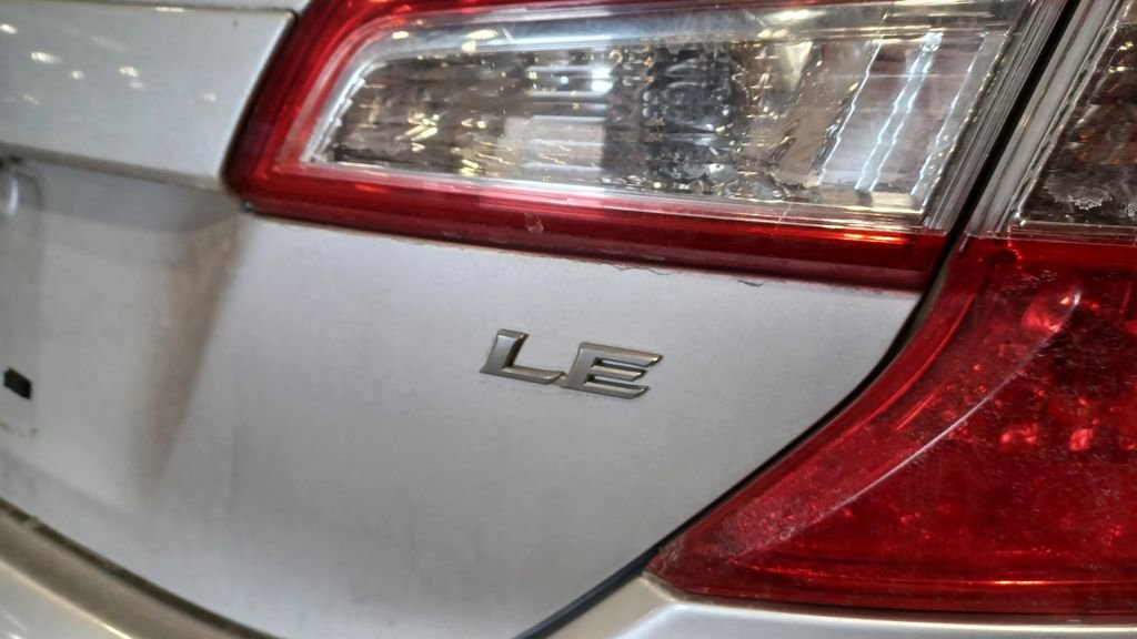 Used 2012 Toyota Camry L image 3