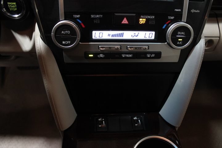 Used 2013 Toyota Camry XLE w/ Leather Pkg FWD image 30
