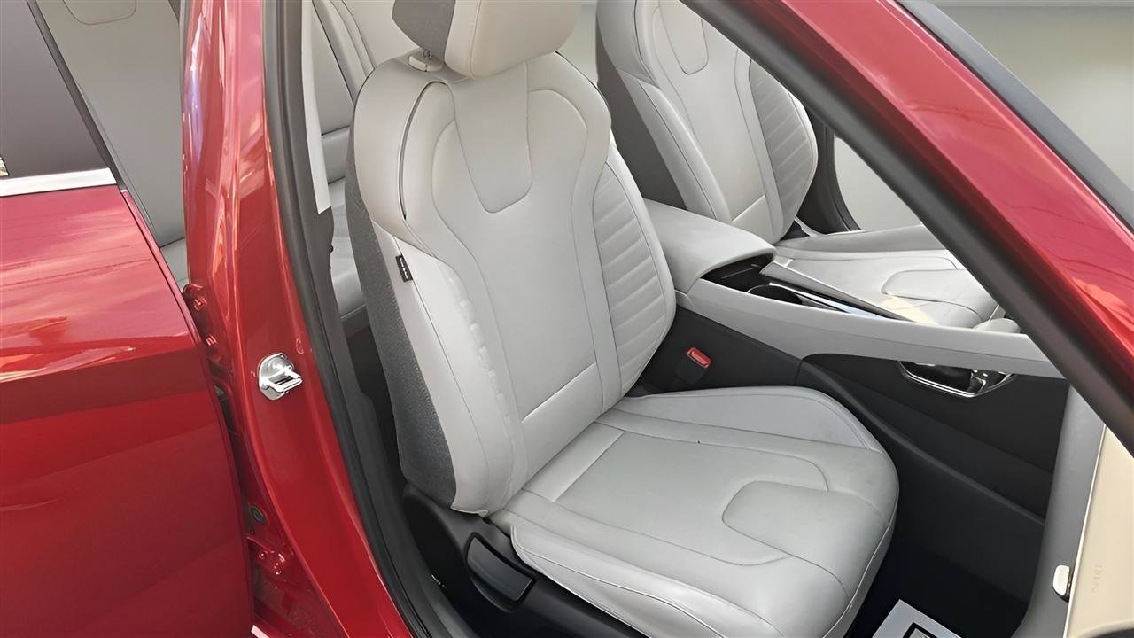 Used 2023 Hyundai Elantra Limited w/ Cargo Package FWD image 19
