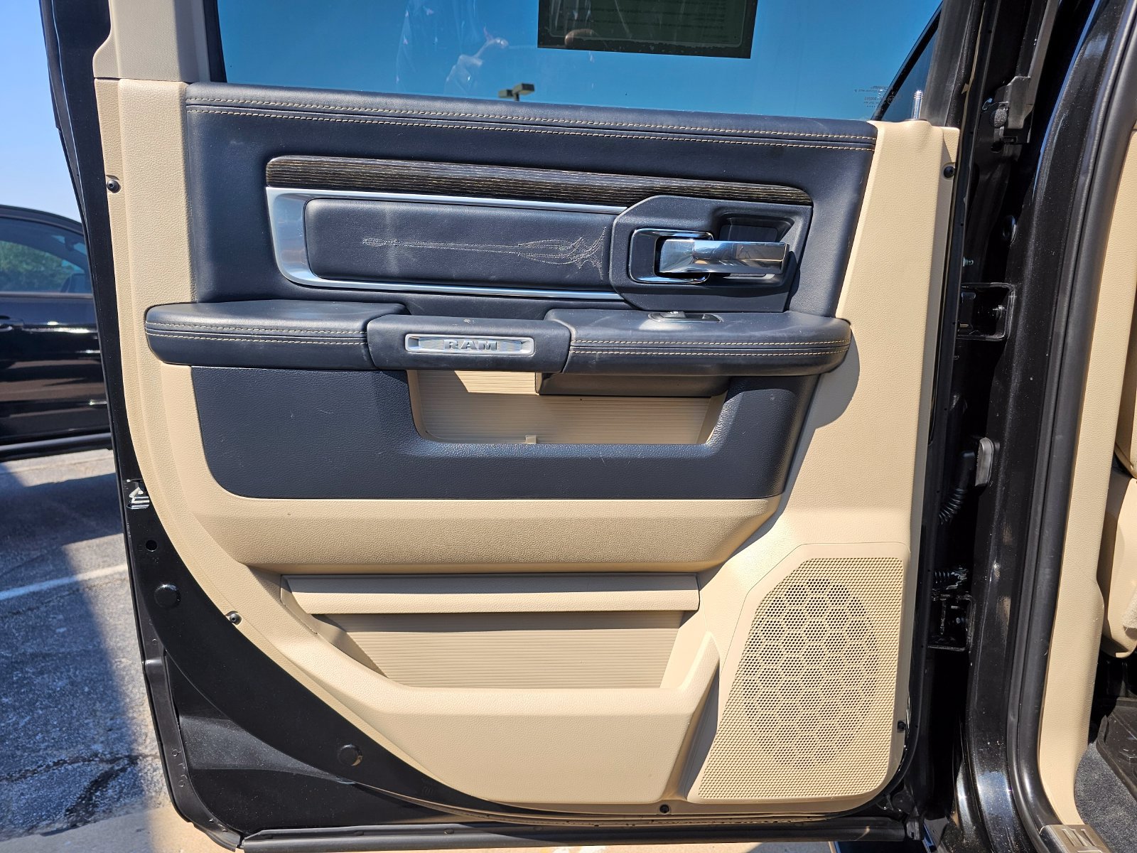 Used 2018 RAM 2500 Limited AWD/4WD image 43