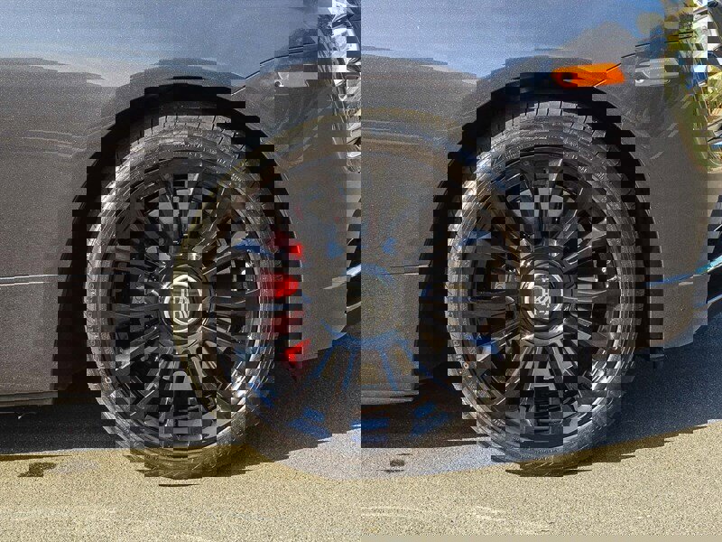 Used 2019 Rolls-Royce Dawn image 13