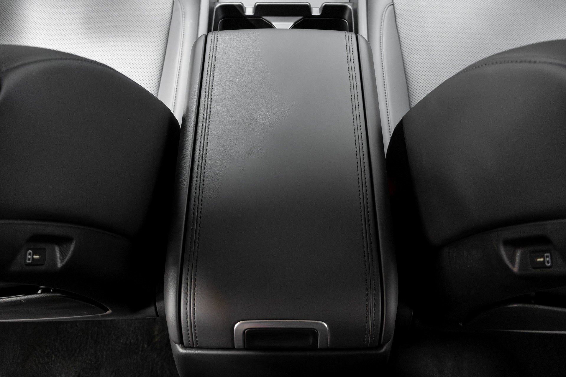 Used 2025 Hyundai Santa Fe SEL image 31