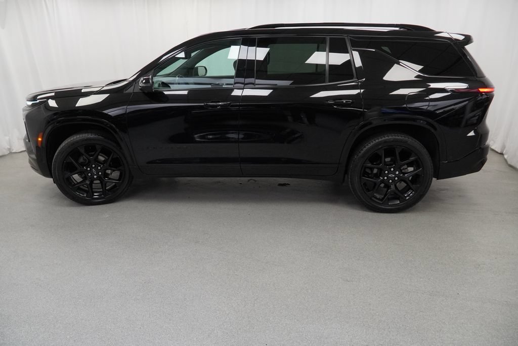 Used 2024 Chevrolet Traverse RS w/ LPO, Floor Liner Package AWD/4WD image 6