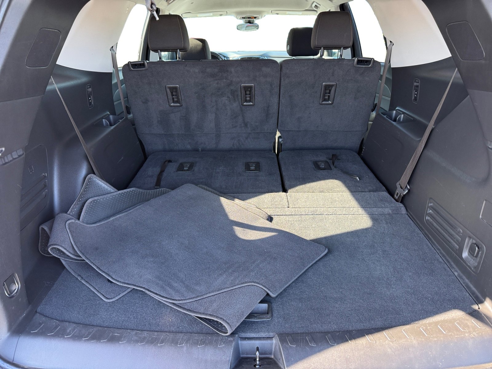 Used 2021 Chevrolet Traverse LT image 17