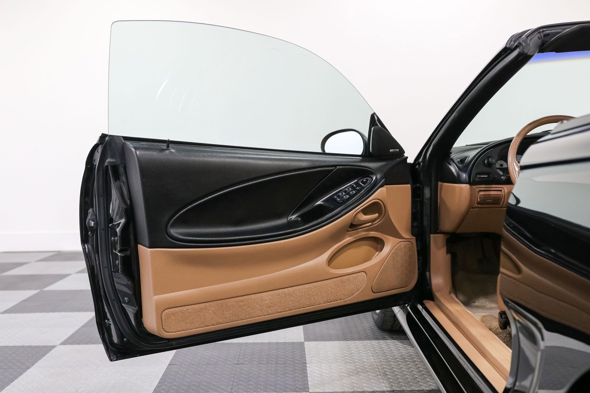 Used 1995 Ford Mustang GT RWD image 13