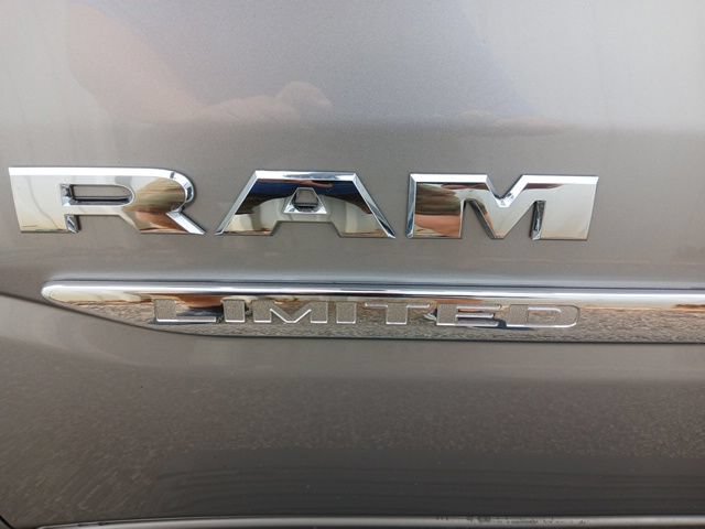 Used 2019 RAM 1500 Limited w/ Advanced Safety Group AWD/4WD image 11