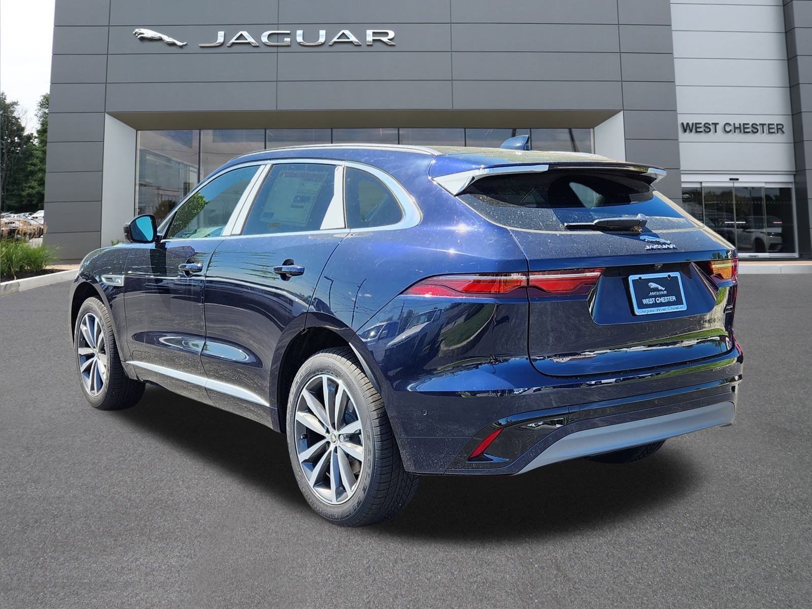 New 2026 Jaguar F-PACE R-Dynamic S image 3