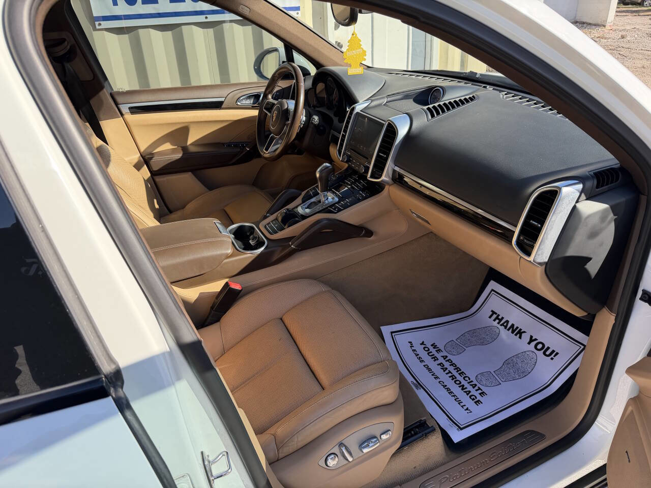 Used 2017 Porsche Cayenne Platinum Edition image 18