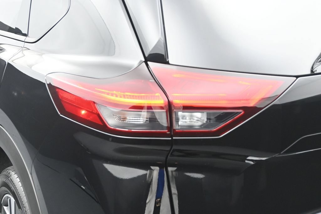 Certified 2025 Nissan Rogue SL AWD/4WD image 13