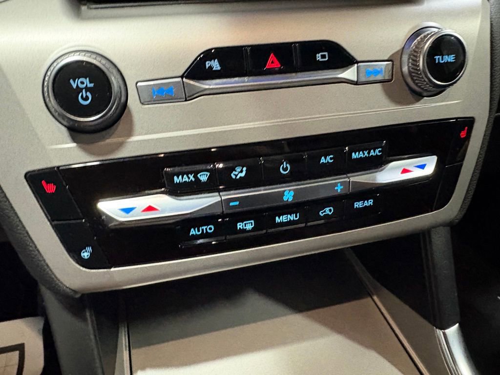 Used 2023 Ford Explorer XLT w/ Equipment Group 202A image 16