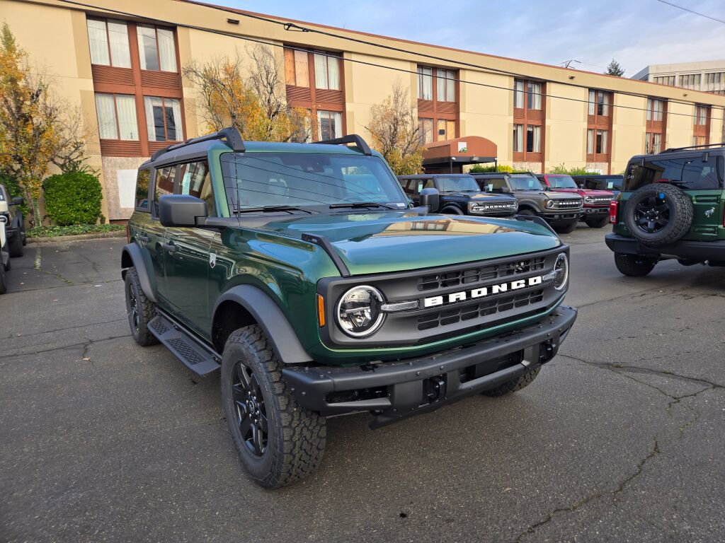 New 2025 Ford Bronco Big Bend w/ Black Diamond Package image 3