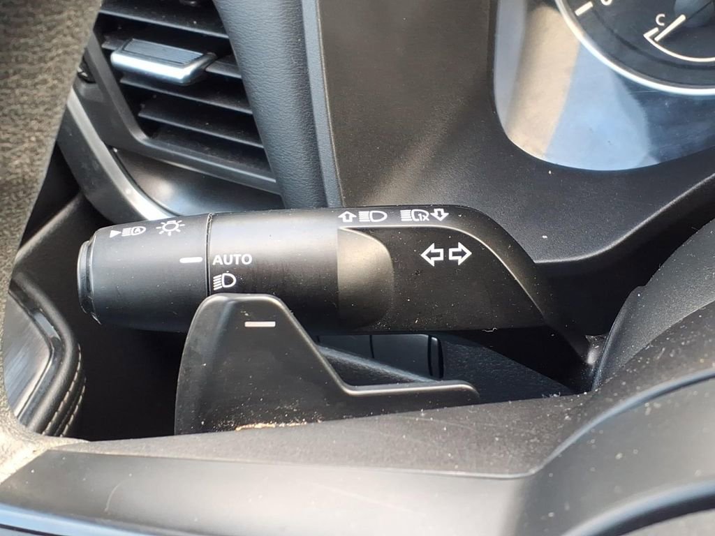 Used 2024 Nissan Rogue SV image 23