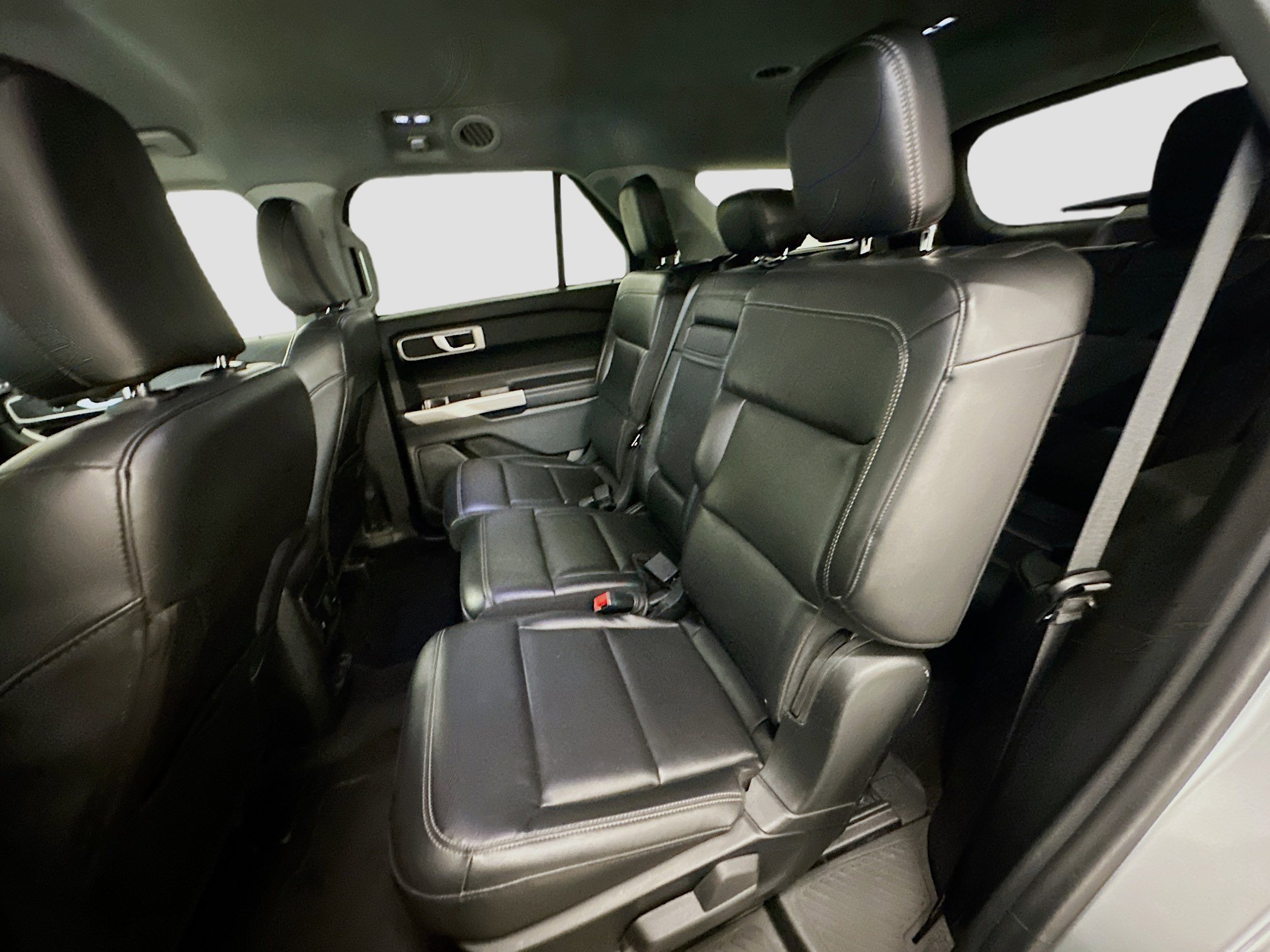 Used 2023 Ford Explorer XLT w/ Equipment Group 202A image 28