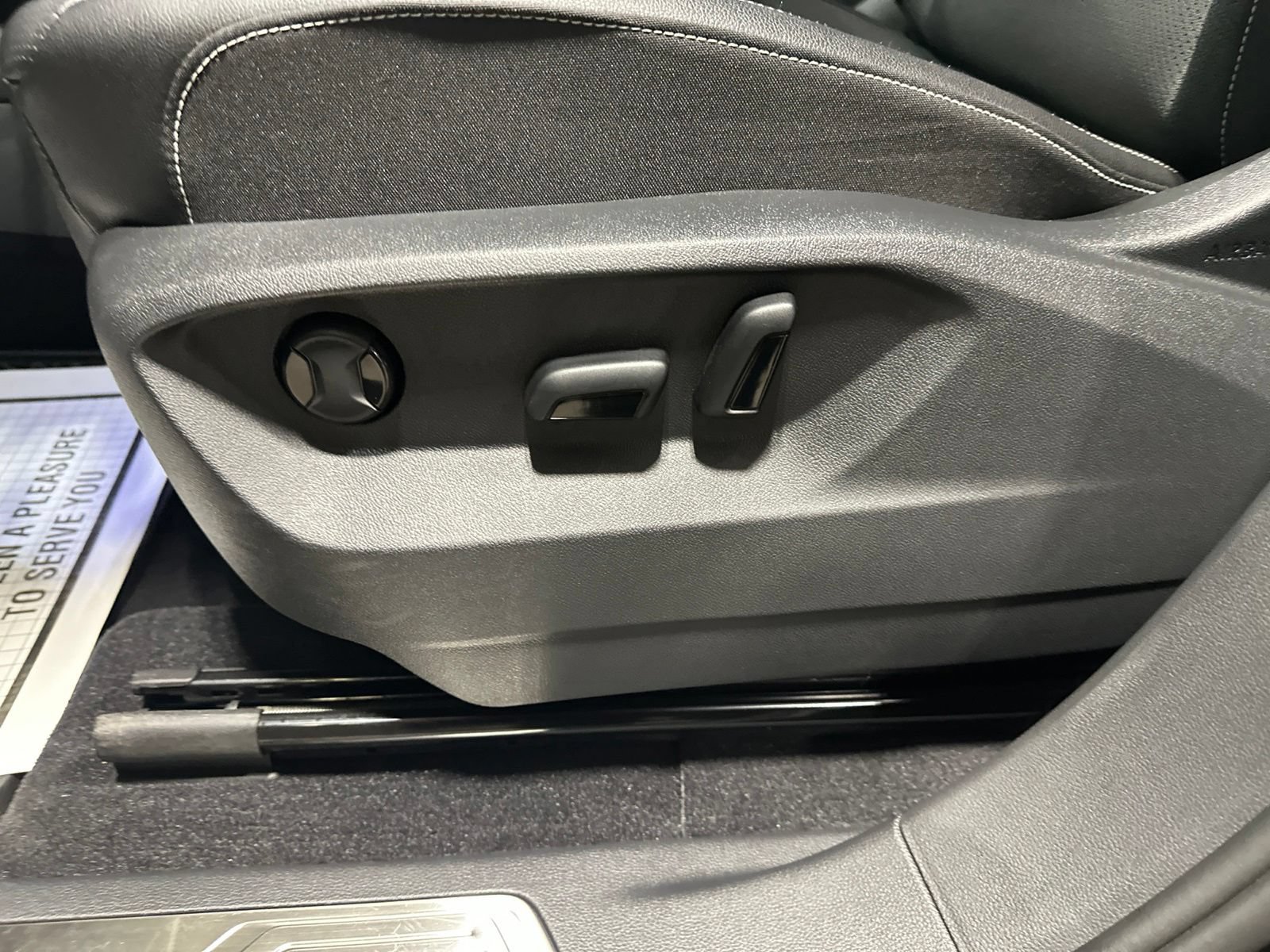 Certified 2026 Volkswagen Atlas SE AWD/4WD image 14