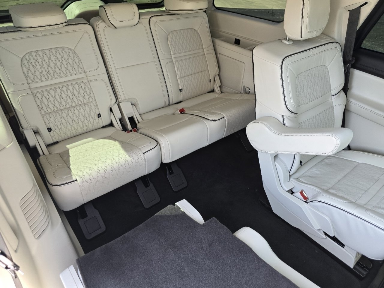 Used 2023 Lincoln Navigator Black Label AWD/4WD image 25