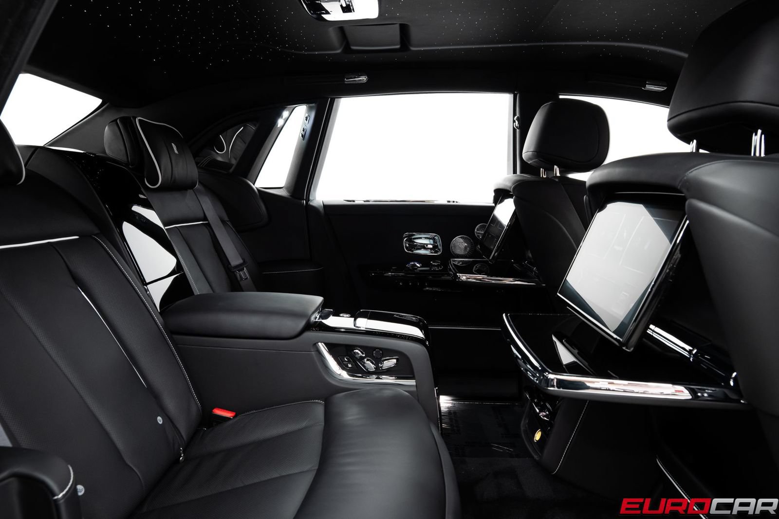 Used 2022 Rolls-Royce Phantom Sedan RWD image 42
