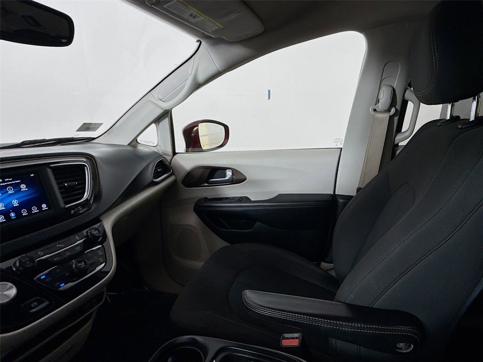 Used 2018 Chrysler Pacifica Touring Plus image 20