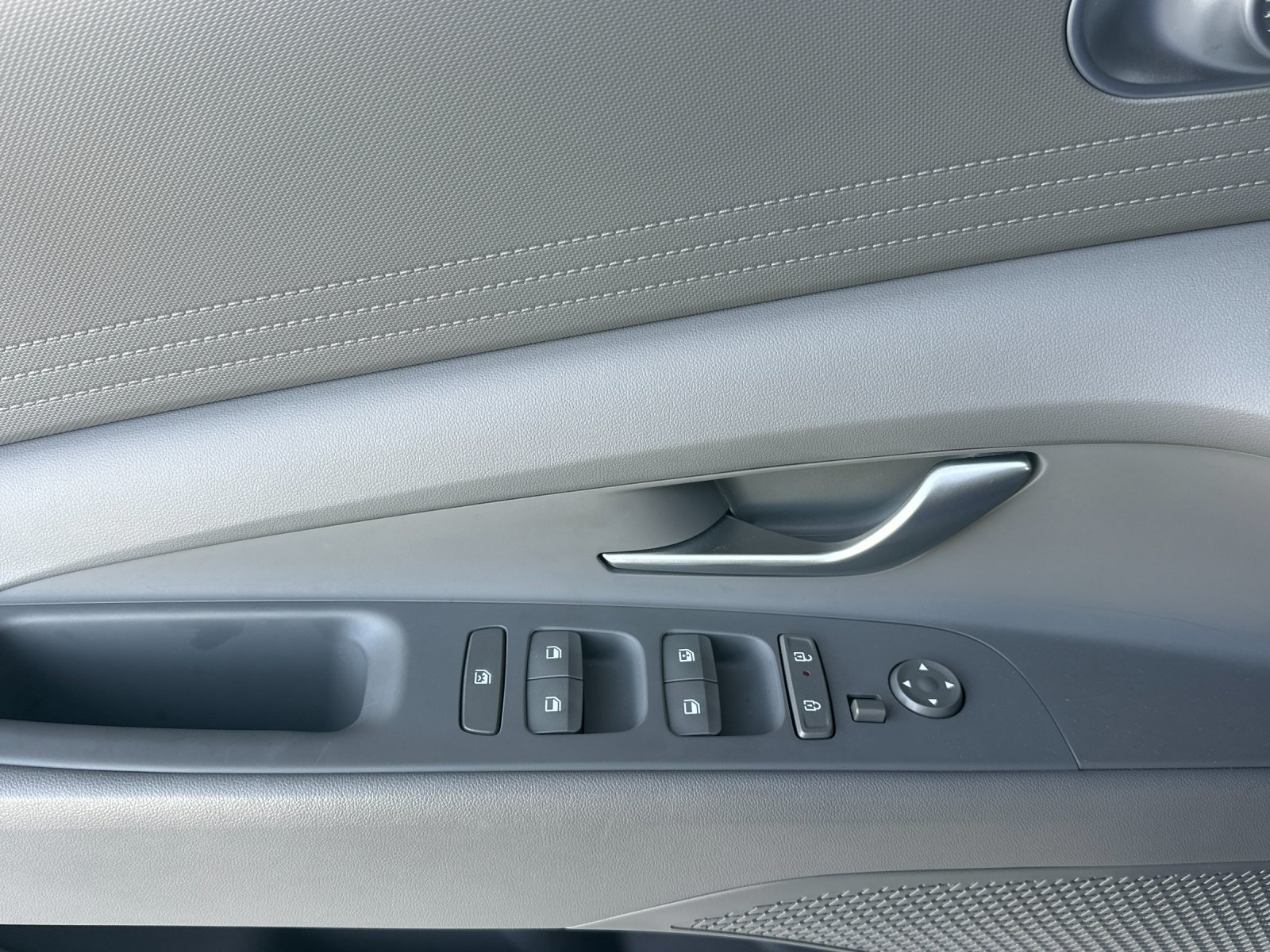 Certified 2024 Hyundai Elantra SEL FWD image 10
