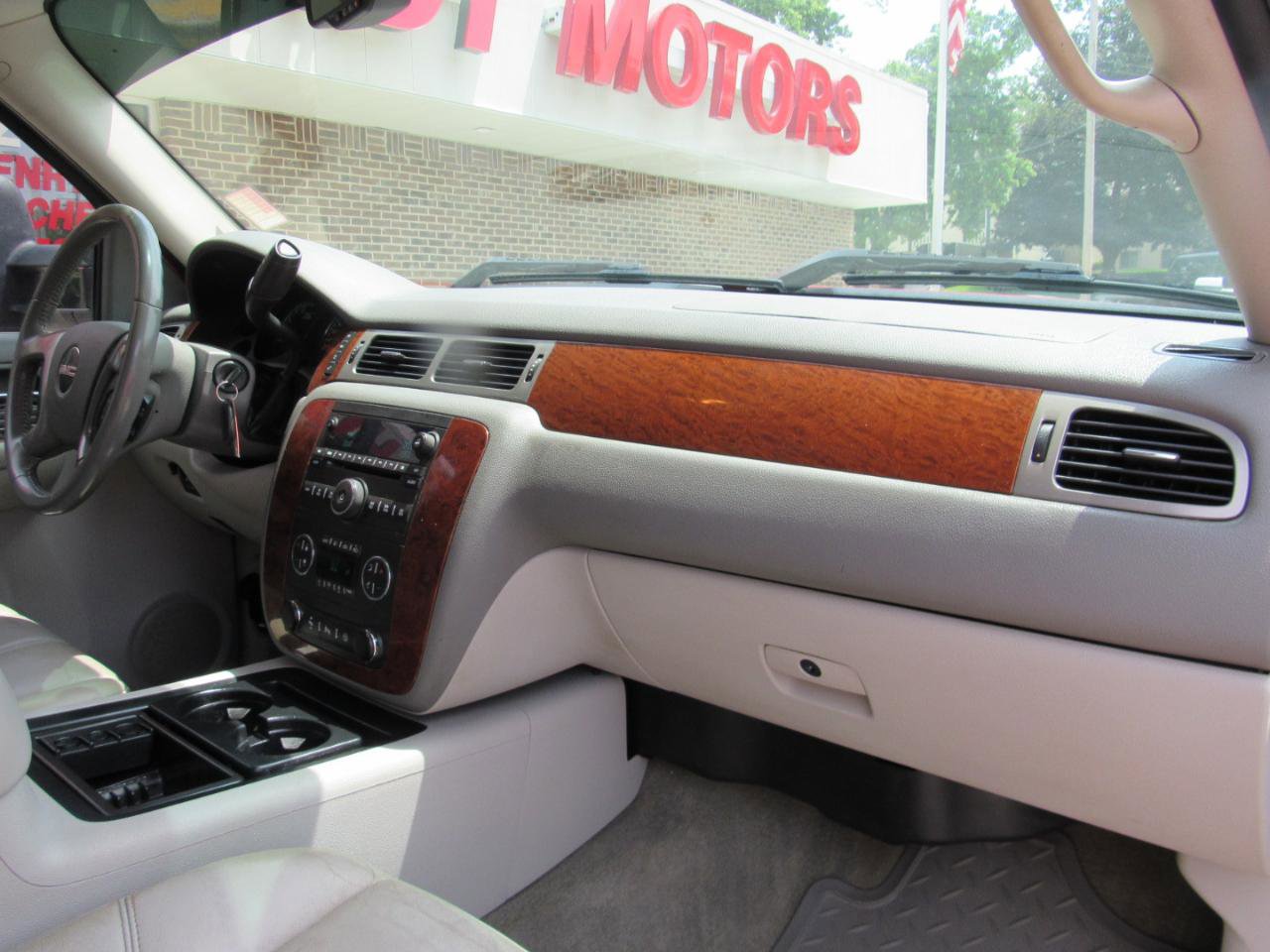 Used 2008 GMC Sierra 2500 SLT w/ Z71 Off-Road Package AWD/4WD image 31