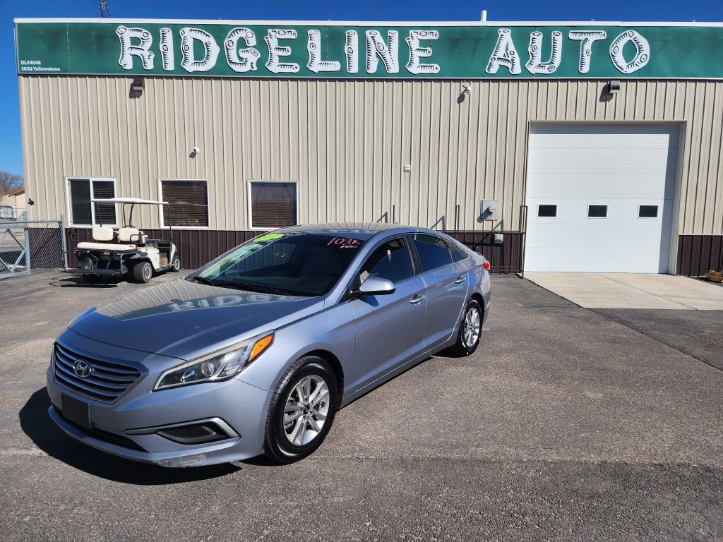 Used 2017 Hyundai Sonata SE FWD image 1