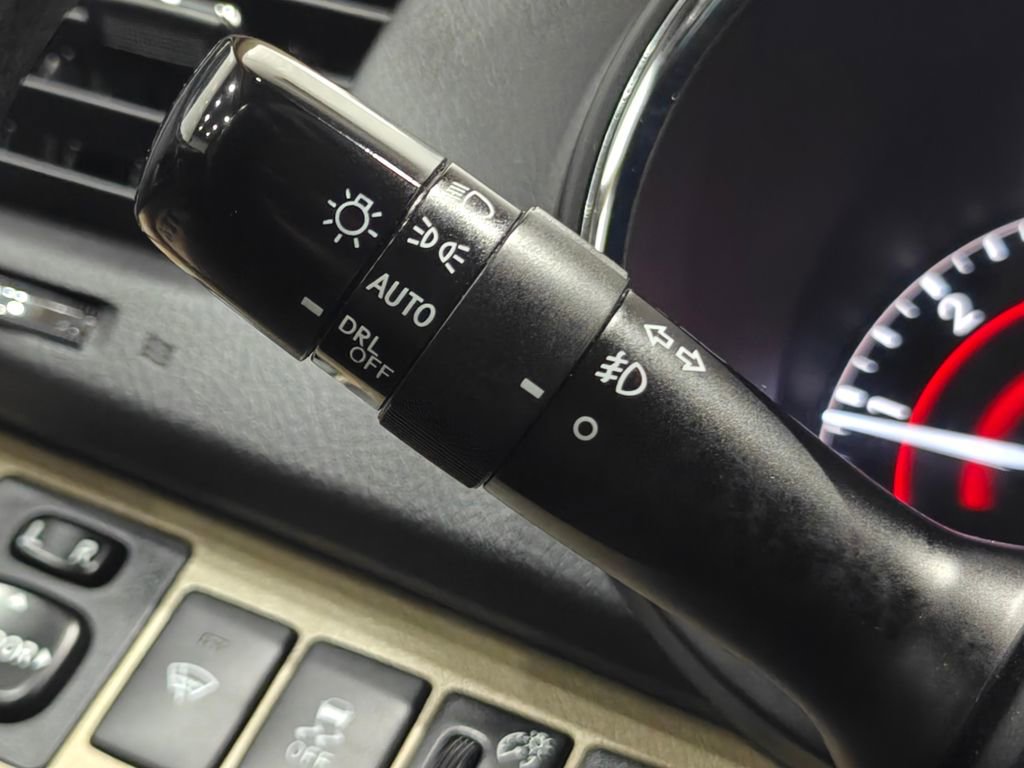 Used 2011 Toyota Highlander 4WD w/ Tech Pkg image 10