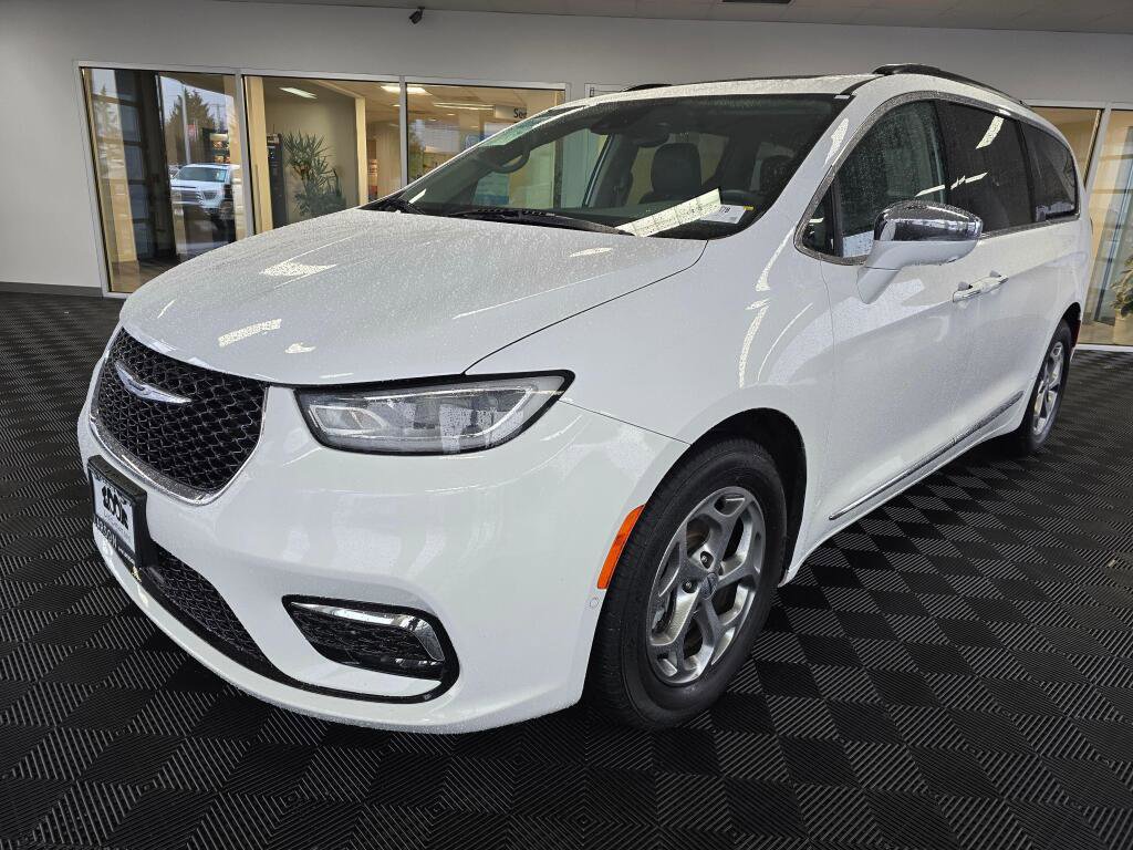 Used 2022 Chrysler Pacifica Limited image 8