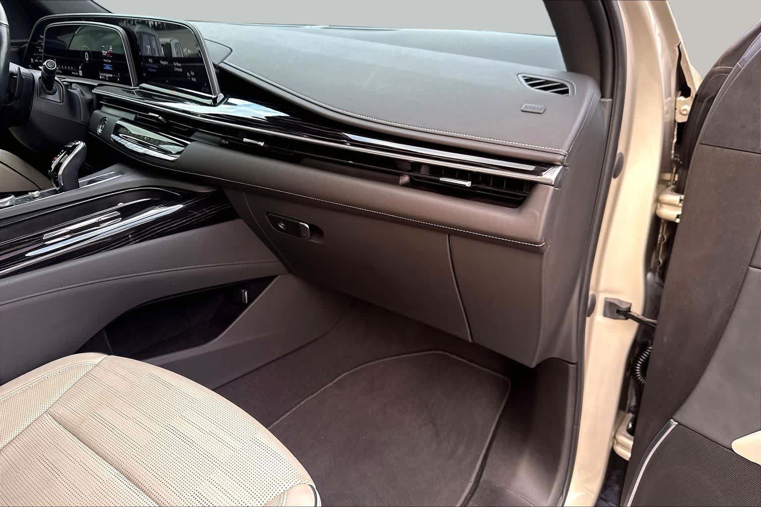 Used 2021 Cadillac Escalade Sport w/ Driver Assist Tech Package AWD/4WD image 18