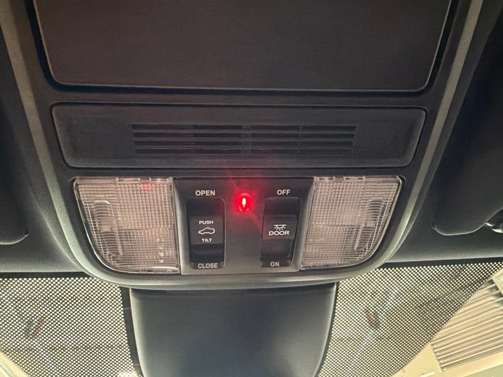 Used 2025 Honda Odyssey Sport-L image 12