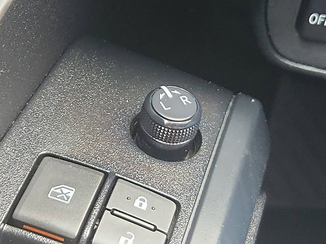 Used 2022 Toyota Tacoma SR AWD/4WD image 18