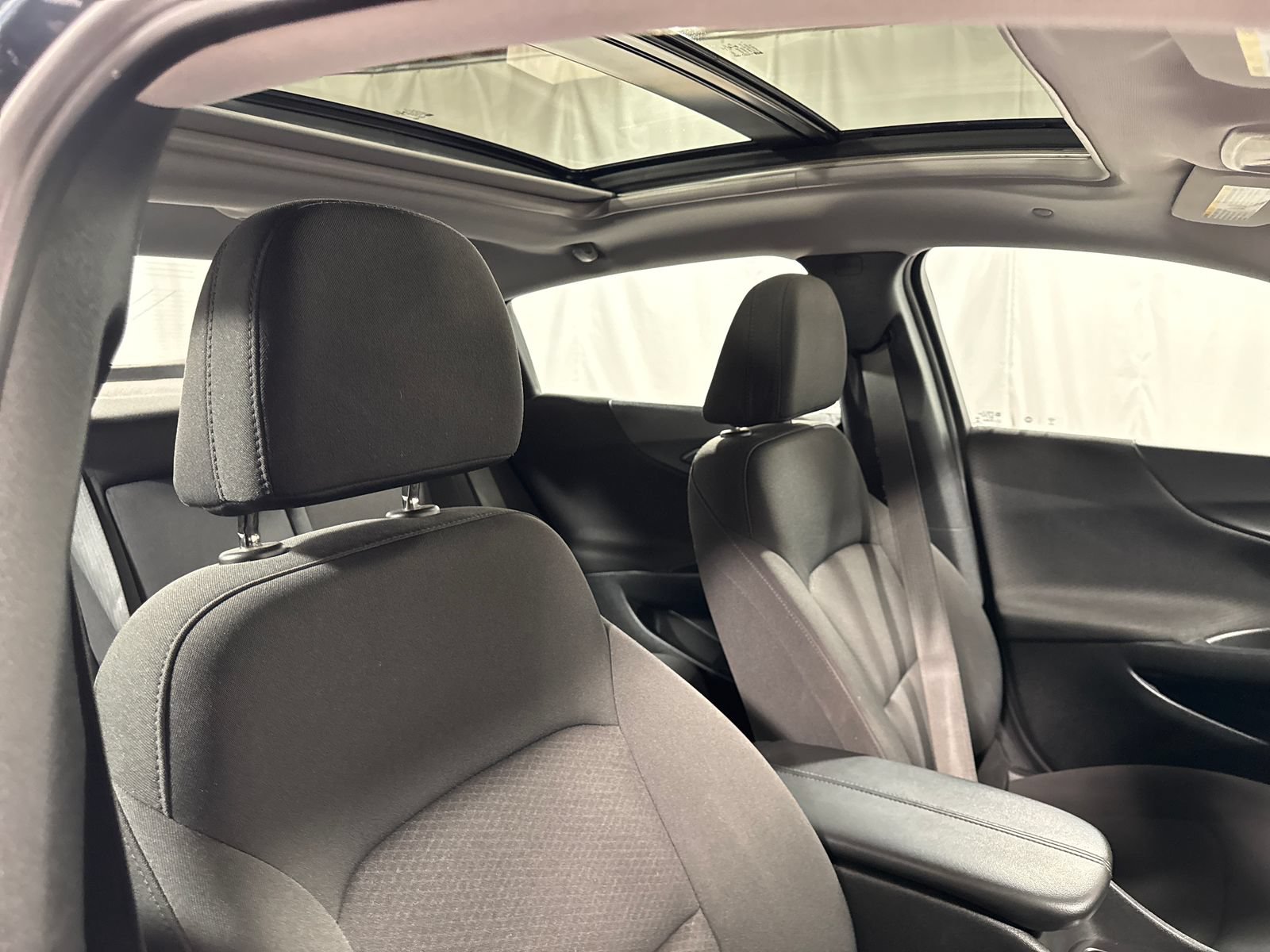 Used 2021 Chevrolet Malibu LT FWD image 16