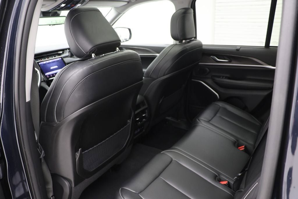 Used 2023 Jeep Grand Cherokee 4WD 4xe w/ Luxury Tech Group II image 10