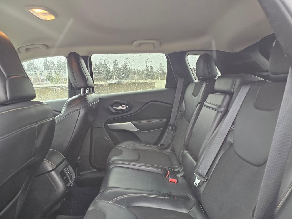 Used 2018 Jeep Cherokee Latitude Plus w/ Cold Weather Group image 21