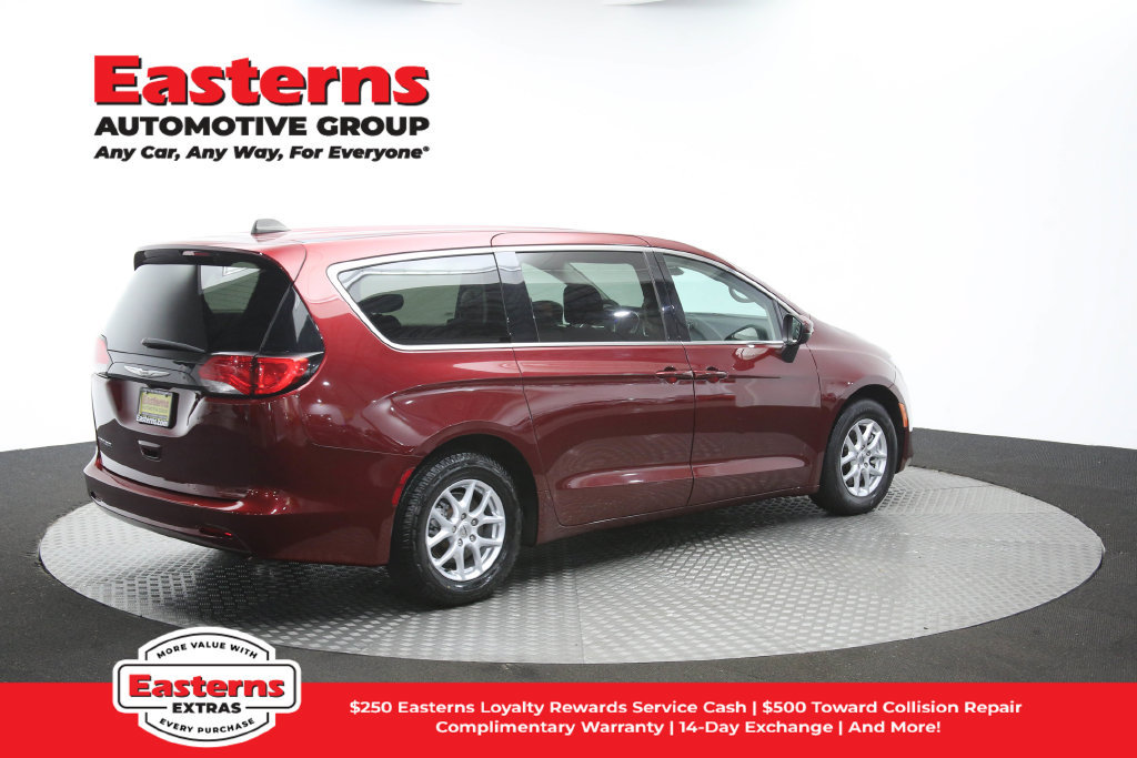 Used 2023 Chrysler Voyager LX FWD image 42