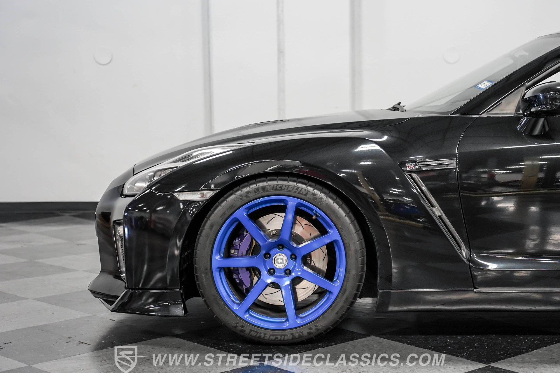 Used 2013 Nissan GT-R Premium image 24
