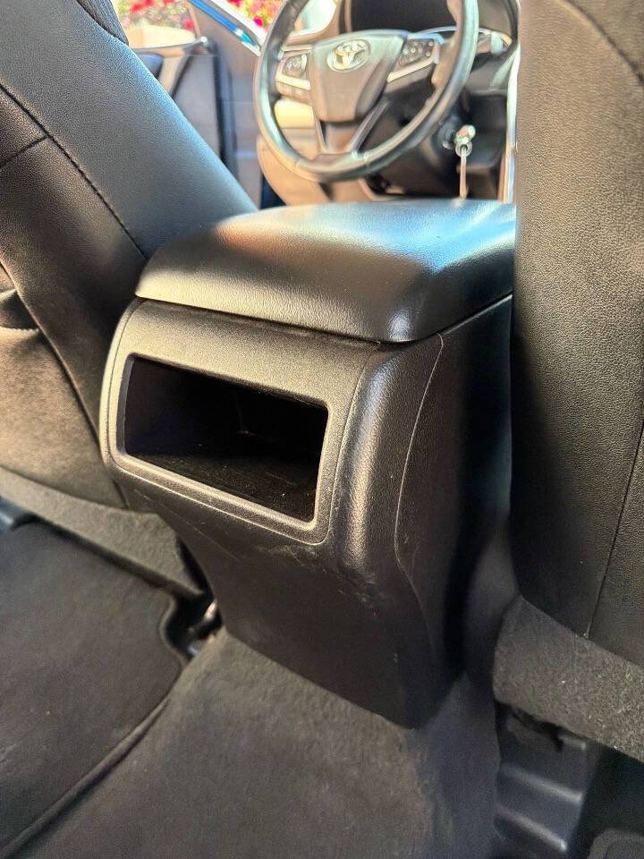 Used 2017 Toyota Camry SE FWD image 19