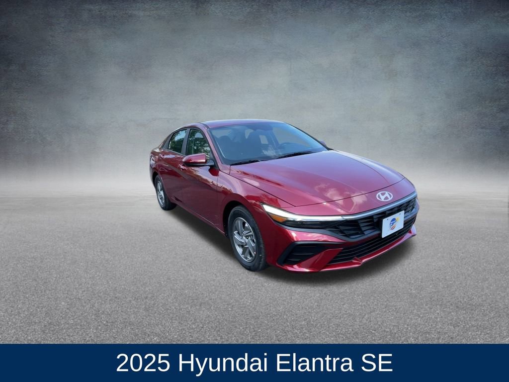 Used 2025 Hyundai Elantra SE image 3