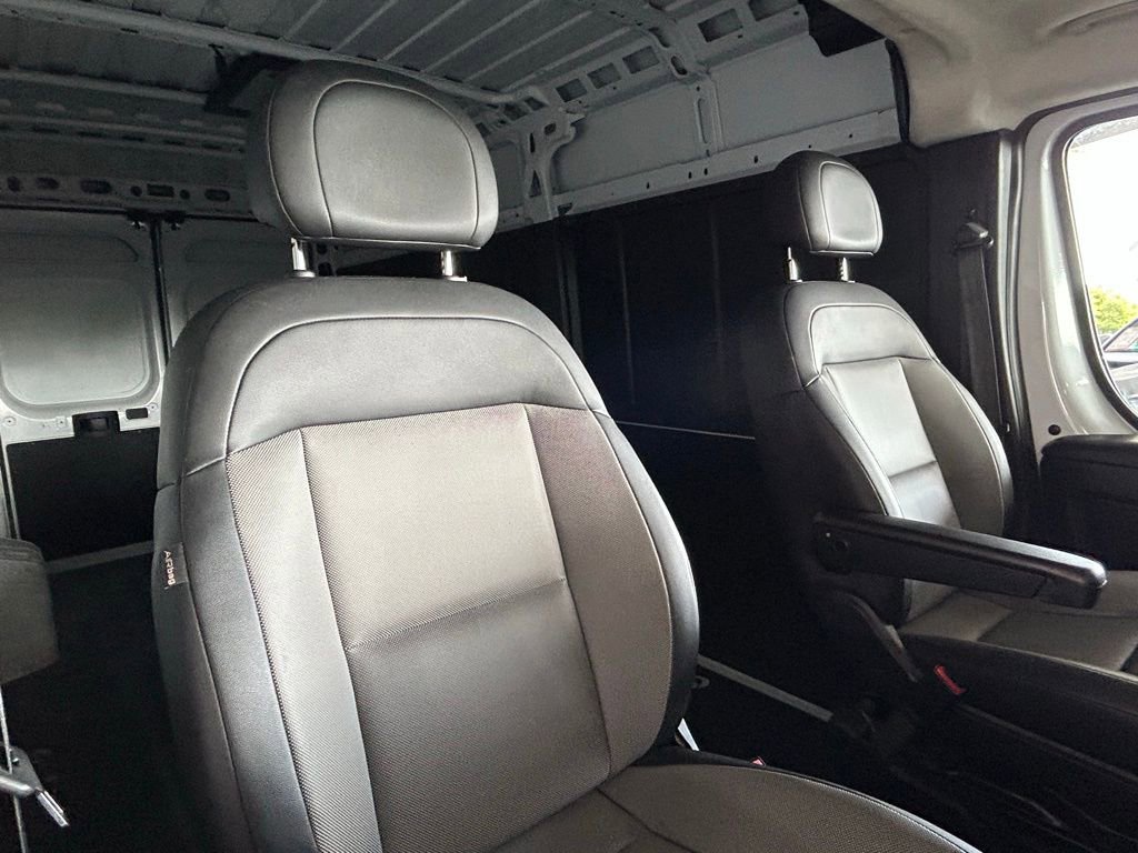 Used 2025 RAM ProMaster 2500 w/ Convenience Group image 34