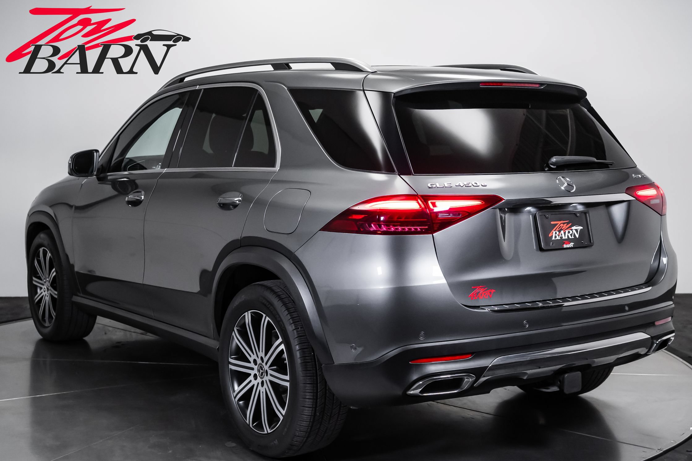 Used 2025 Mercedes-Benz GLE 450e 4MATIC w/ Driver Assistance Package image 3