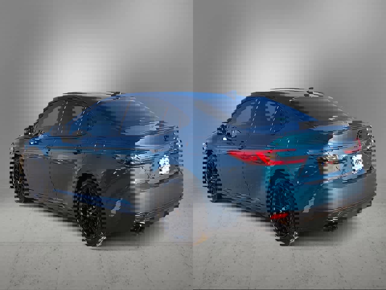 Used 2025 Toyota Camry SE w/ Convenience Package image 6