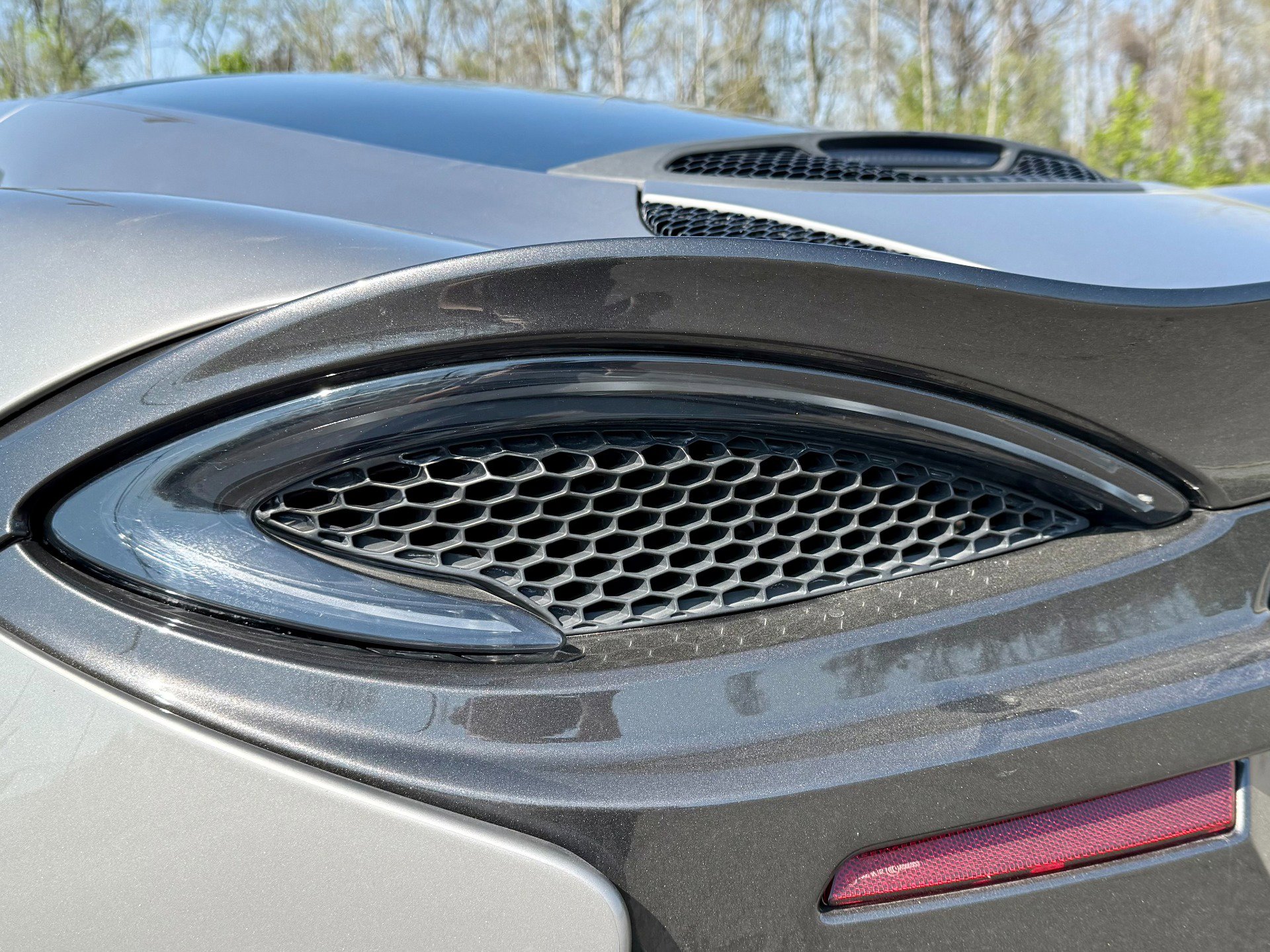 Used 2017 McLaren 570S image 19