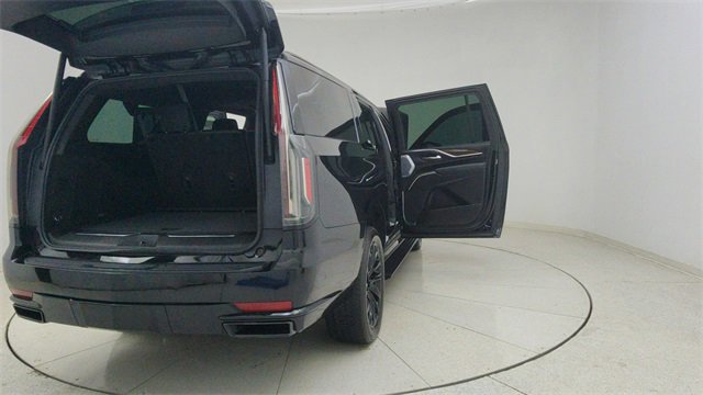 Used 2023 Cadillac Escalade ESV Sport Platinum w/ LPO, ONYX Package image 84