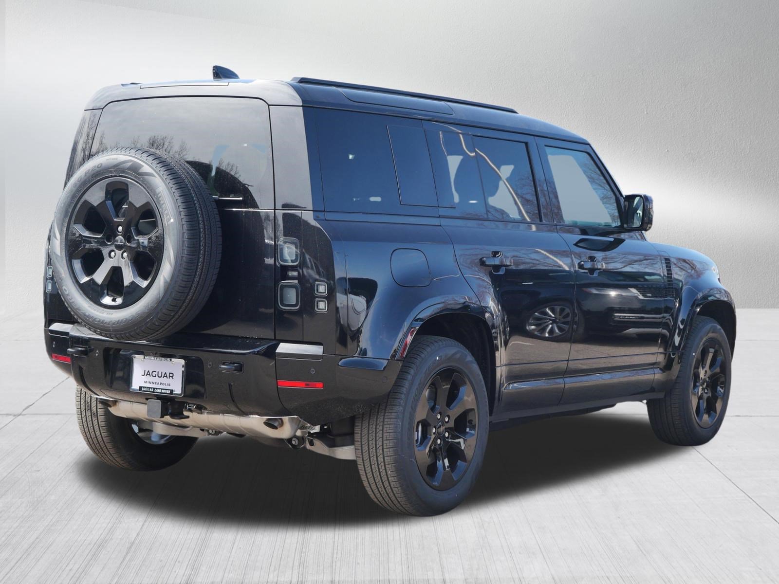 New 2026 Land Rover Defender 110 X-Dynamic SE AWD/4WD image 2