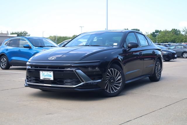 New 2026 Hyundai Sonata Limited FWD image 2