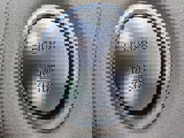 Used 2015 Mercedes-Benz C 300 4MATIC Sedan image 27