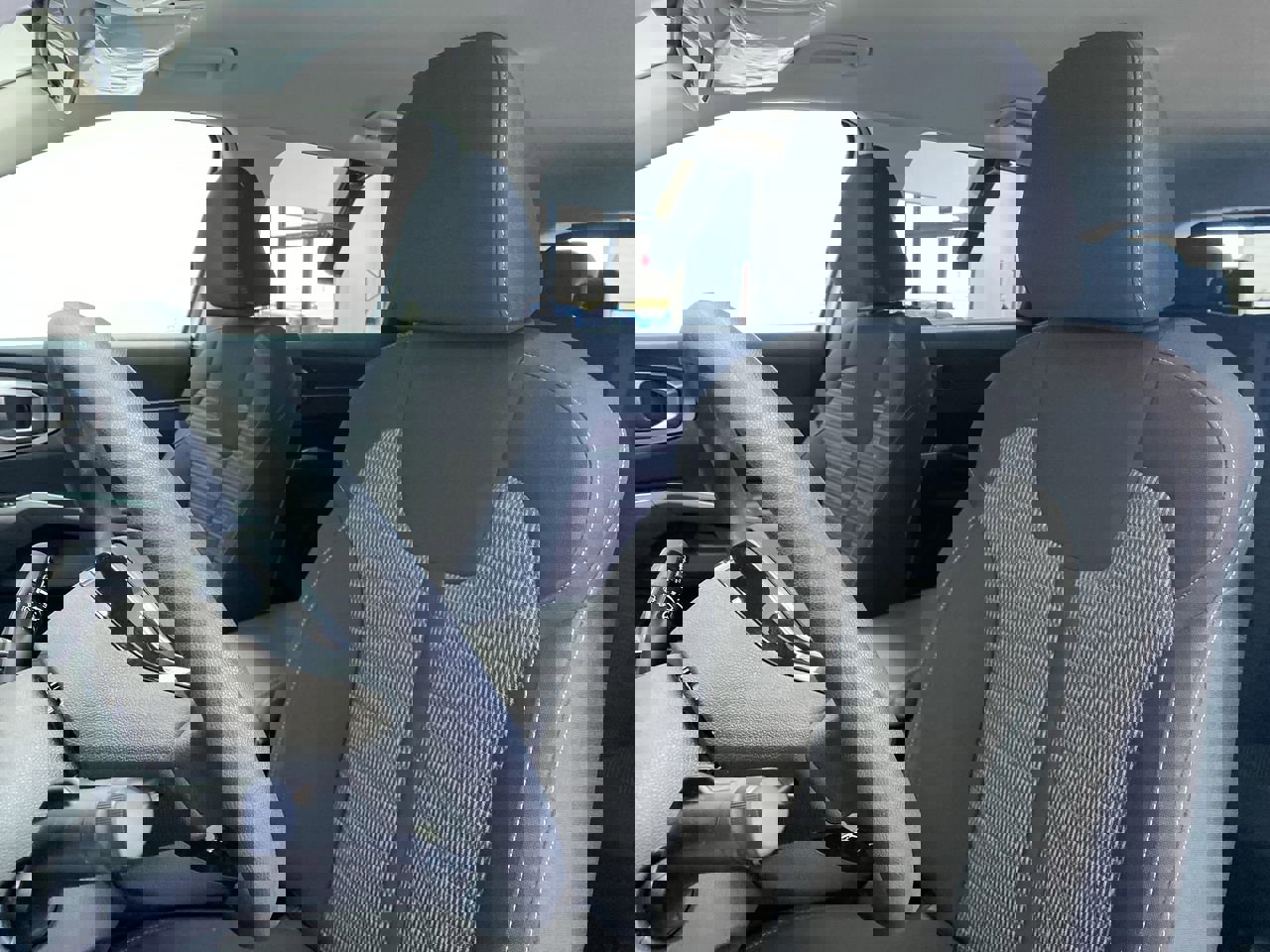 Certified 2025 Kia Sorento LX image 19