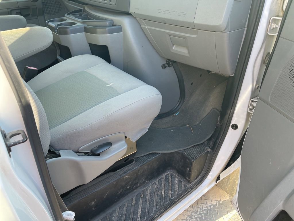 Used 2014 Ford E-350 and Econoline 350 XLT image 7