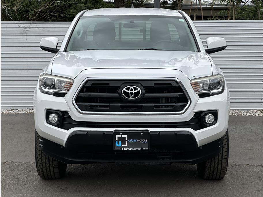 Used 2016 Toyota Tacoma SR5 AWD/4WD image 7