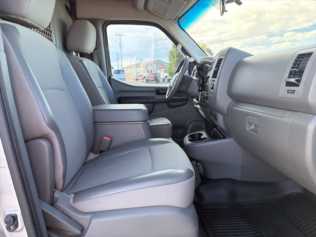 Used 2014 Nissan NV 3500 SV w/ Technology Package RWD image 18